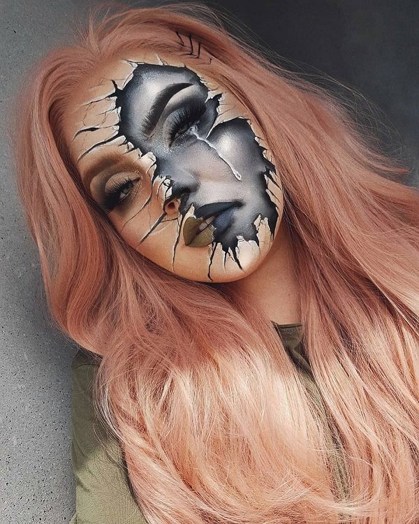 Black Mirror Broken face Halloween makeup