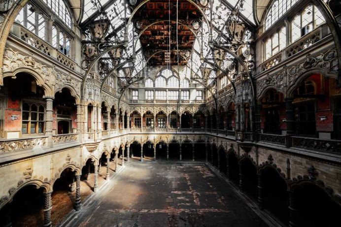 Nicola Bertellotti Explores Fascinating Abandoned Castles Across Europe