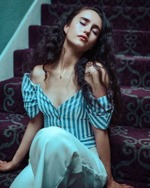 Portraitist — Lifestyle Female Portrait Photography by Sam...