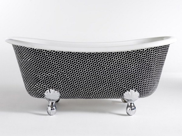 Mosaic art on bathtub in black white #artistic #bathroom #furniture #art #bathtub