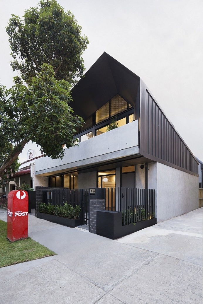 Coppin Street Apartments by MUSK Architecture Studio 6