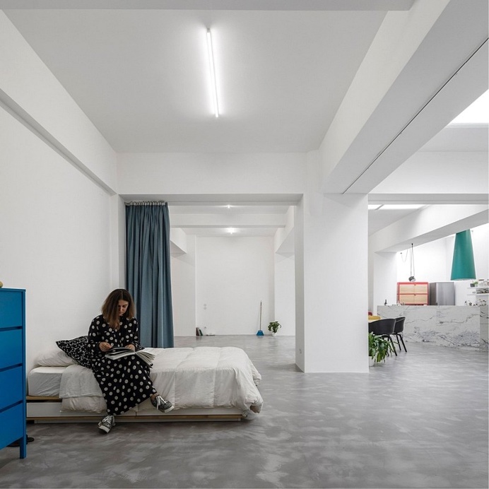 Garage House in Lisbon / Fala Atelier