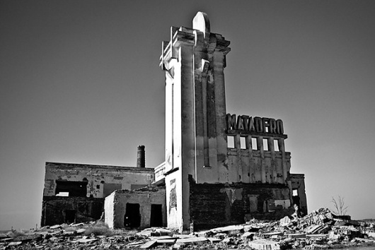 Francisco Salamone on the Behance Network #salamone #photo #retro #photography #francisco #architectural