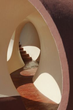 Pierre Cardin Palais Bulles