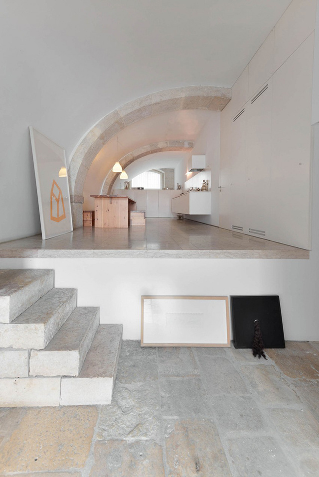 HOMES TO INSPIRE | PORTUGESE RESIDENCE