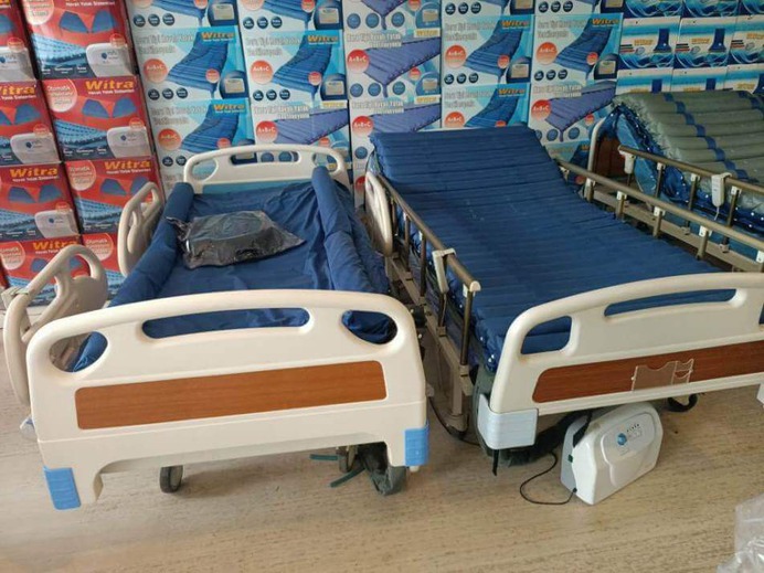 Farklı tasarımlarda hasta yatakları