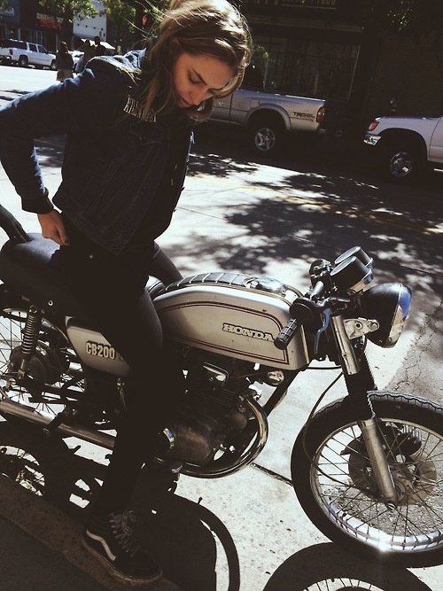 Honda CB200 – slow maybe but i WANNNNNT one! #motorbike #ride #travel #image #simple #honda #bike