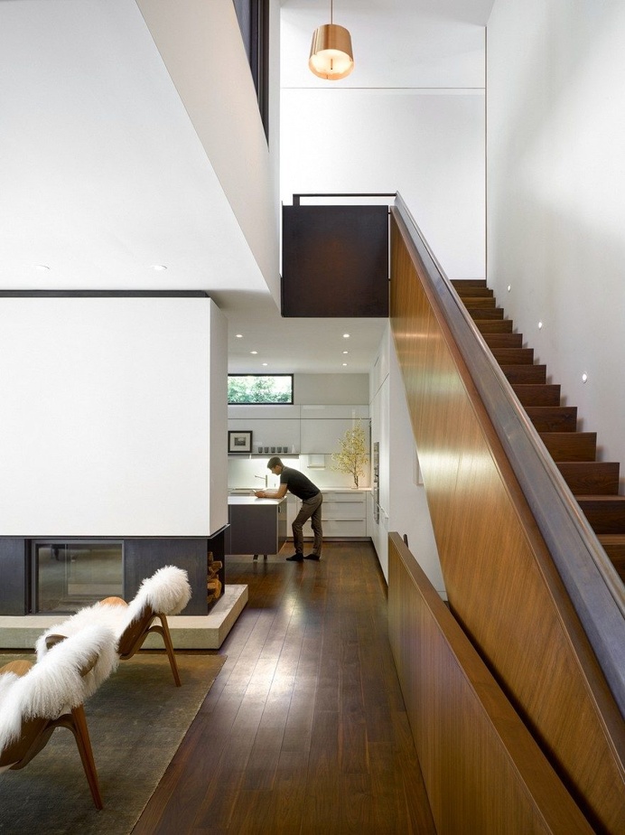 Hoggs Hollow Valley House 2