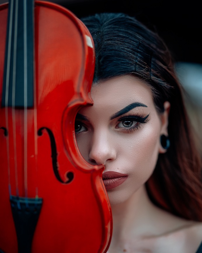 Breathtaking Moody Female Portrait Photography by Selvin Cruz