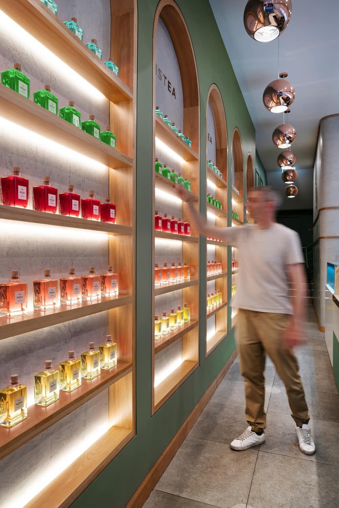 A Design Exploration in User Engagement , Fretard Design