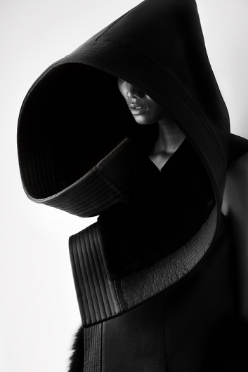 Qiu Hao F/W 2011 Serpens on the Behance Network #fashion #photography #black and white #china #matthieu belin #qiu hao