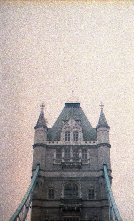 http://24.media.tumblr.com/tumblr_malifouf1L1r9tldto1_500.jpg #old #house #fog #photo #photography