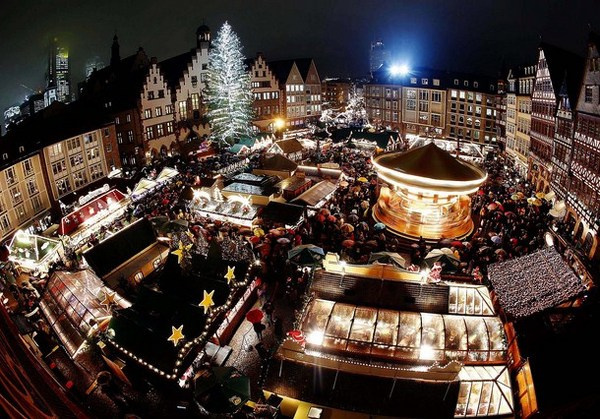 6 Christmas art tree in Frankfurt Germany #christmas #trees #art #tree