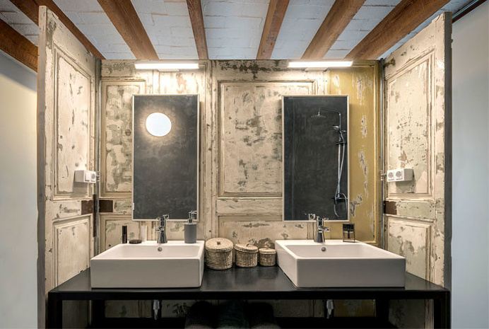 Apartment Refurbishment in Barcelona by Habitan Studio - InteriorZine