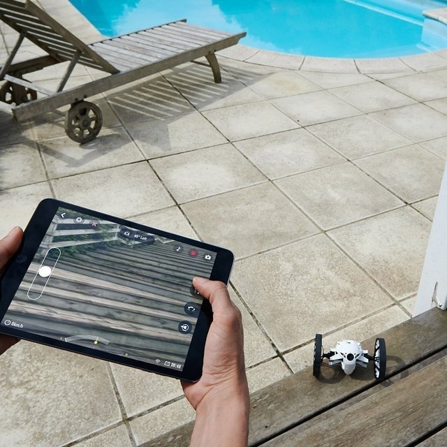 Jumping Sumo App-Controlled MiniDrone by Parrot #tech #flow #gadget #gift #ideas #cool
