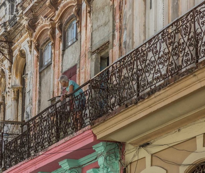 Paula Villa Captures The Beautiful Balconies of Havana, Cuba