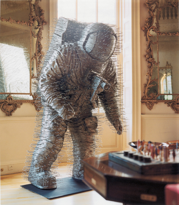 Spaceman made from Wire Coathangers #david #sculpture #mach #art