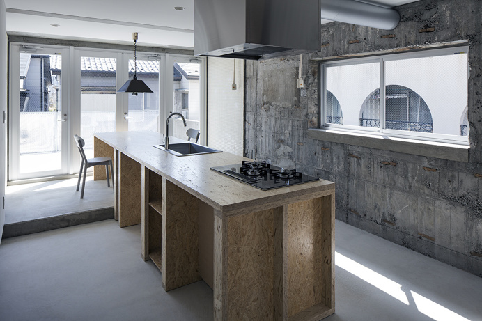 House in Sangenjaya by Schemata Architects