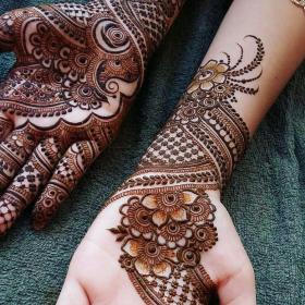 Who doesn't love mehendi!