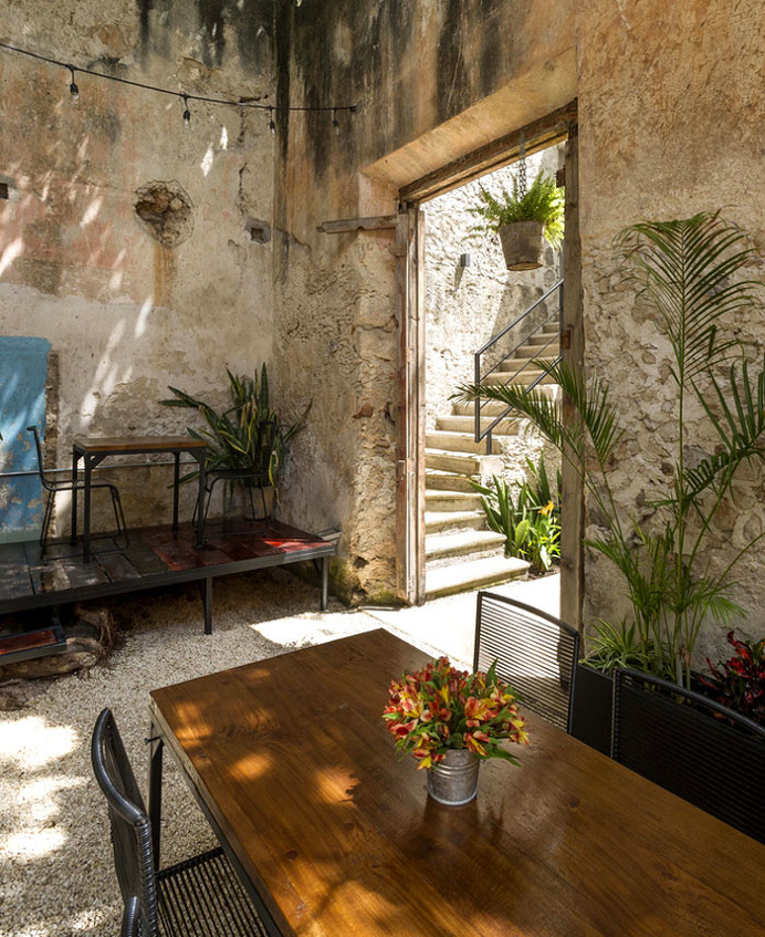Renovated Colonial Building Turned into a Charming Bar - InteriorZine