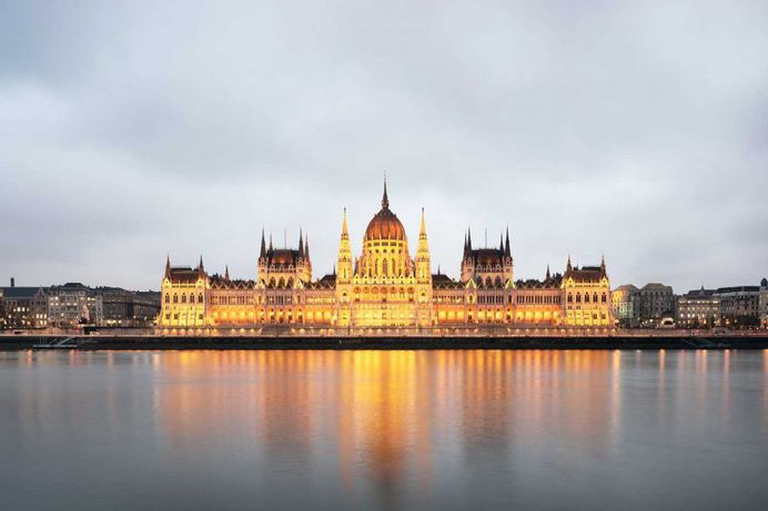 Budapest, the Old Lady: Architectural Photographs by Ludwig Favre