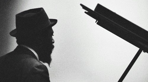 tumblr_kwicqg6G7f1qz6f9yo1_500.gif (500×278) #white #piano #jazz #retro #black