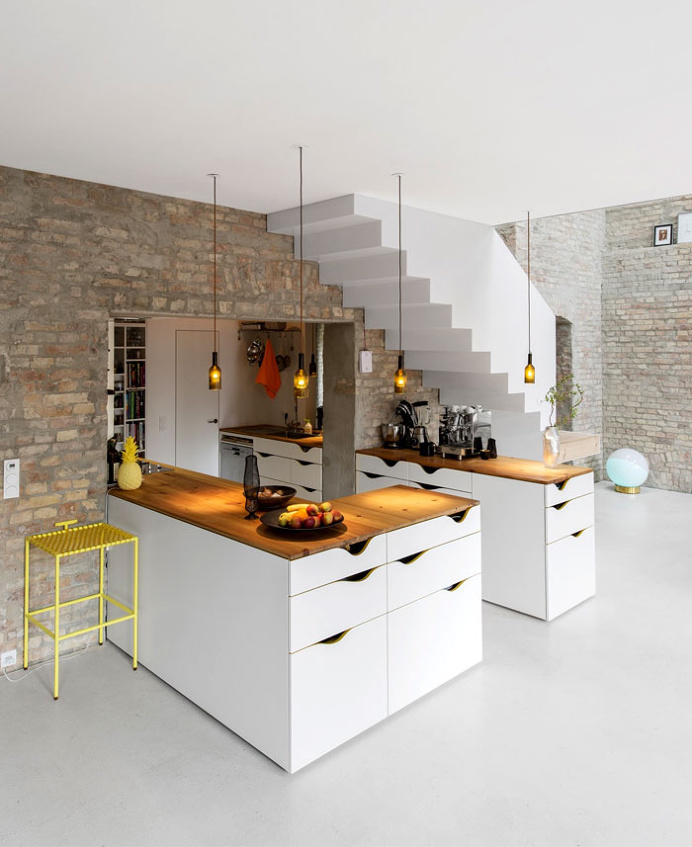 An Old Building Renovation by asdfg Architekten