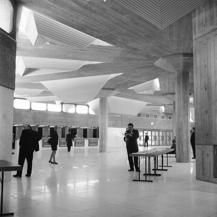 http://lowres picturecabinet.com.s3 eu west 1.amazonaws.com/29/main/11/440887.jpg #brutalist #southbank #london #elizabeth #architecture #hall #queen