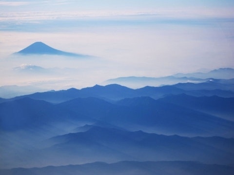 FFFFOUND! | sail to the moon. #fuji #mountain #fog #landscape #gradient #mt #blue #japan