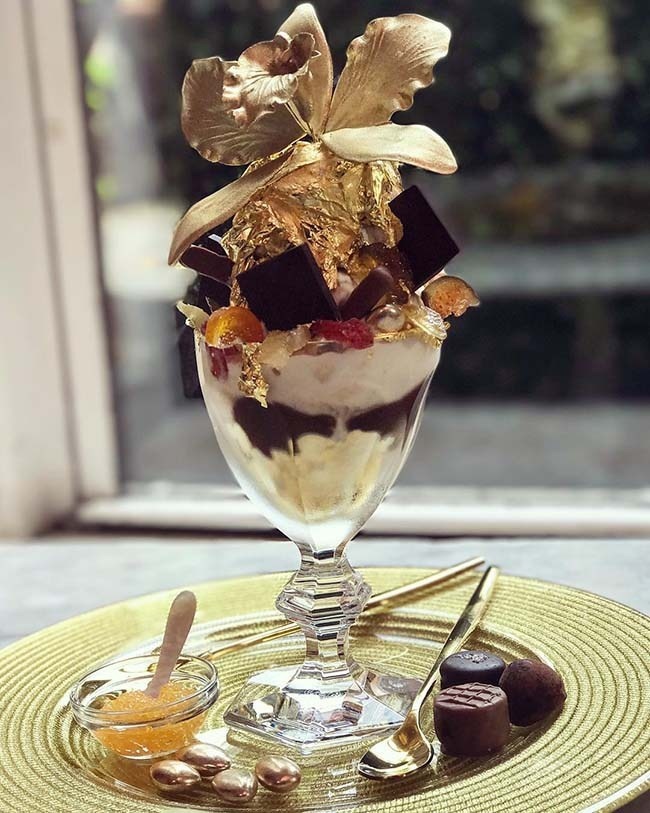 The Golden Opulence Ice Cream Sundae Costs A Staggering $1,000 #NationalIceCreamDay #icecream #icecreamday #foodporn #foodpics #foodphotogr