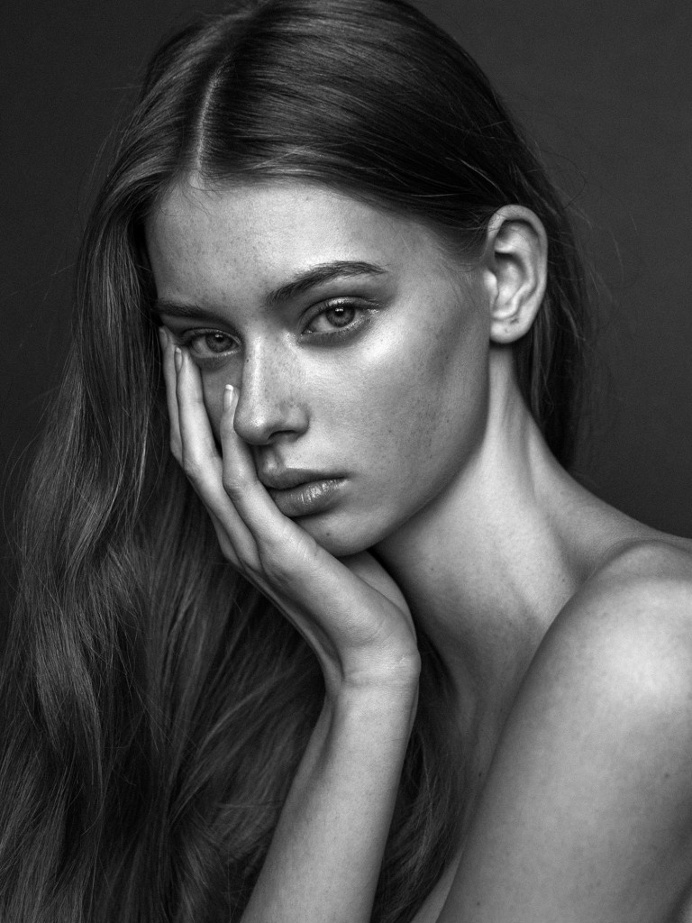 TOP NEWCOMER LAUREN DE GRAAF IS NEW WITH US !! | Munich Models Blog