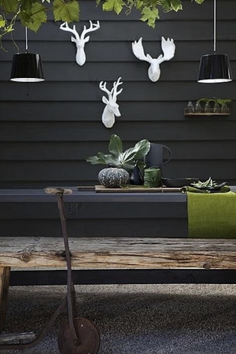 :: Black wall :: #heads