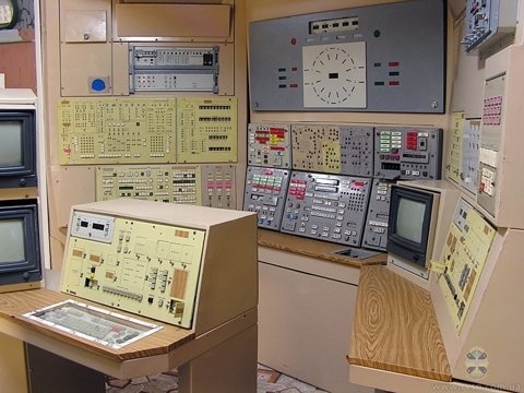 English Russia » In Case Of Nuclear War #controll #space