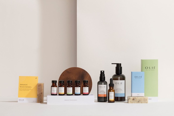 Olie Packaging Design - Mindsparkle Mag the branding people designed the packaging and visual system for Olié – a brand that offers diverse aromatherapy products with a major approach on retail. #logo #packaging #identity #branding #design #color #photography #graphic #design #gallery #blog #project #mindsparkle #mag #beautiful #portfolio #designer