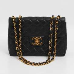 CHANEL VINTAGE coveted shoulder bag