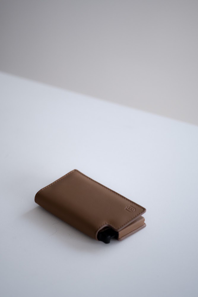 Ekster Wallet Review - Smart features in a slim package — minimalgoods
