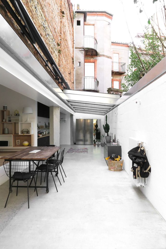 M20 Extension of a Charterhouse by BAST