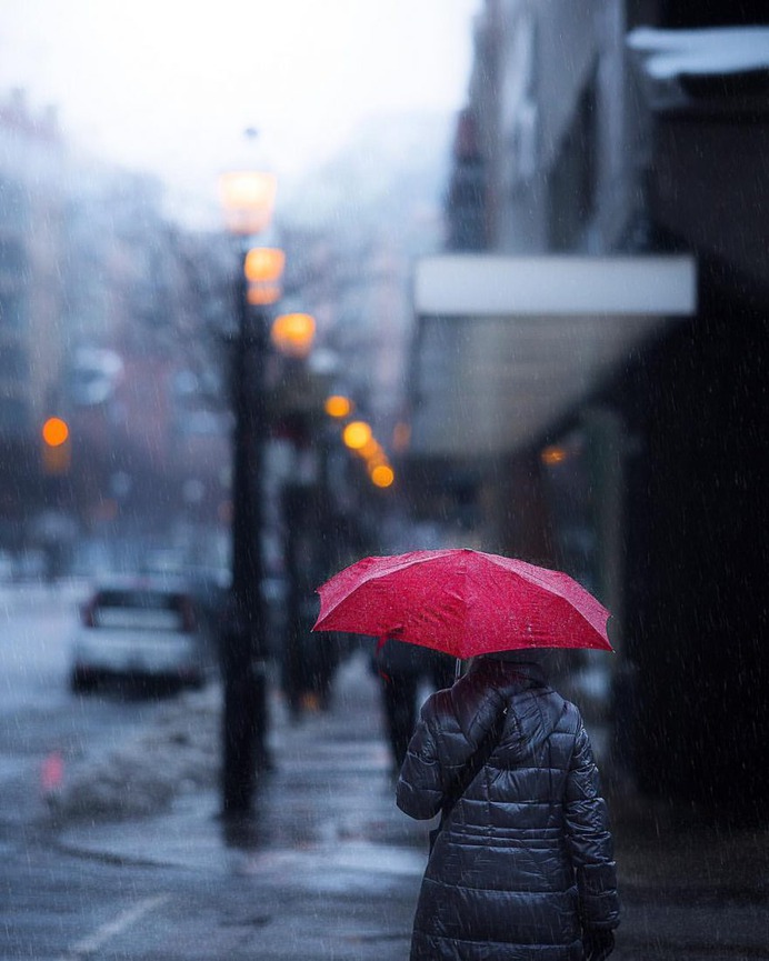 Cinematic and Moody Urban Photography by Mateo Wieland