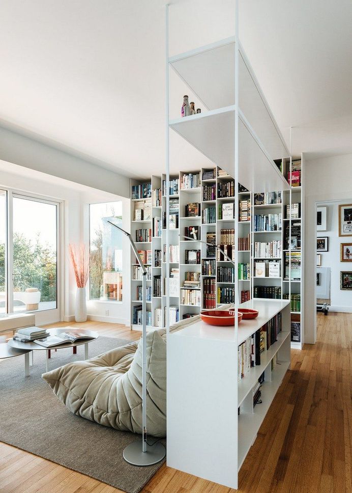 Sausalito Residence is Like a Sophisticated Library of Vinyl Records and Design Books 7