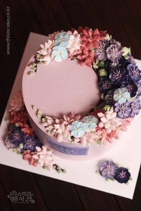 88 Blooming Flower Cakes To Celebrate The Return Of Spring - cakes
