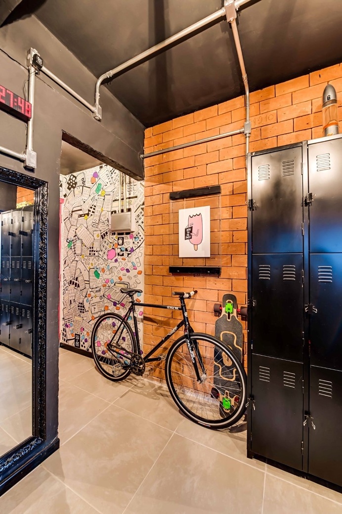 Holliday 711 – The Industrial and Fun is All Over the Place