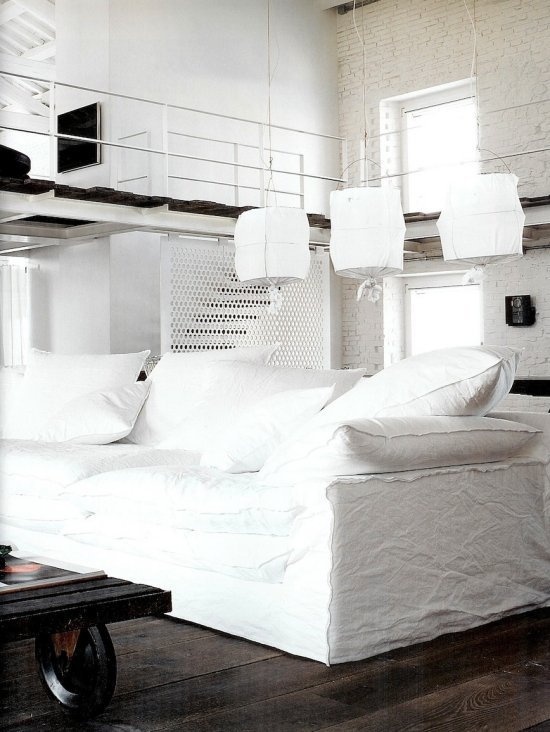 Koolandkreativ: A home in Spello designed by Paola Navone #interior #apartment #white #minimal