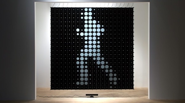 IRIS_Content_01 #lcd #monochromatic #installation