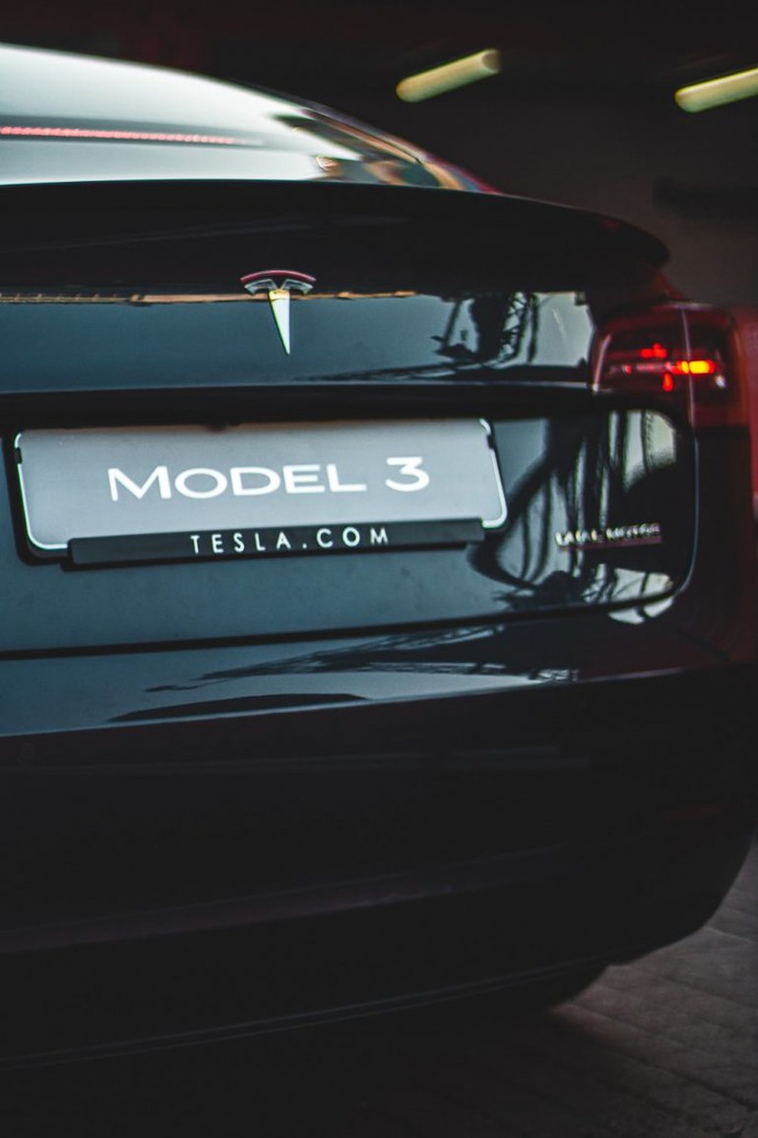 IAA Frankfurt: Tesla Model 3 – Back View
