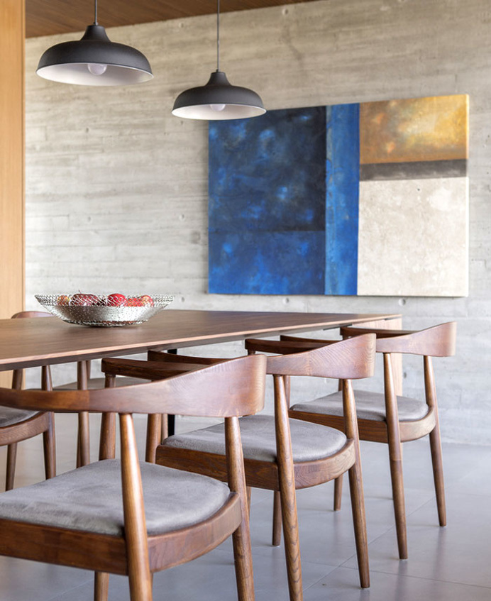 Weekends Single Story House Unites Openness and Modernity - InteriorZine #architecture #house #home #decor
