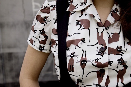 Cute tailored Jitterbuggin' blouse. <3 #blouse #pattern #cat #illustration #fashion