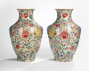 Paar 'Famille rose'-dekorierte 'Mille Fleur'-Vasen #Sets #Tea sets #Porcelain sets #Antique plates #Plates #Wall plates #Figures #Porcelain figurines #porcelain