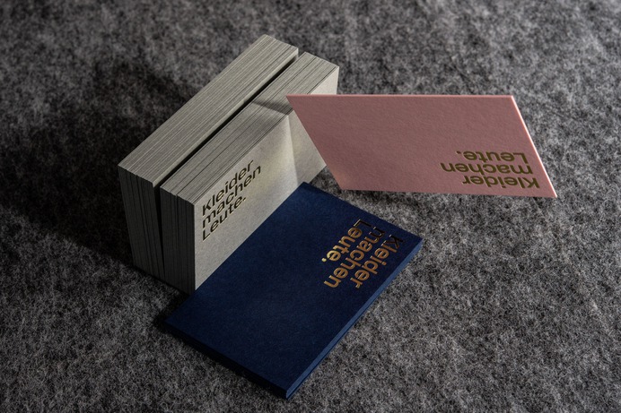 Kleider Machen Leute Identity - Mindsparkle Mag Beautiful letterpressed printed business cards with gold foil embossing. The brand identity for "Kleider machen Leute" have been designed by 101 Studio from Austria. #logo #packaging #identity #branding #design #color #photography #graphic #design #gallery #blog #project #mindsparkle #mag #beautiful #portfolio #designer