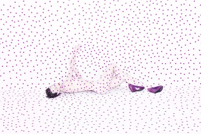 ©Dan Busta - Dots. Fotografía | Photography #design #dots #photography #strange #art #fashion #polka