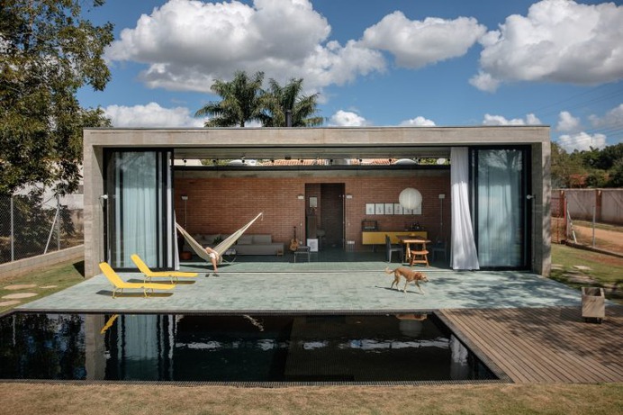 Mugs House / HUM arquitetos